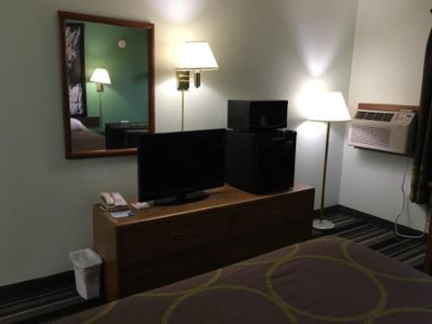 מלון סו פולס Super 8 By Wyndham Airport I90 מראה חיצוני תמונה